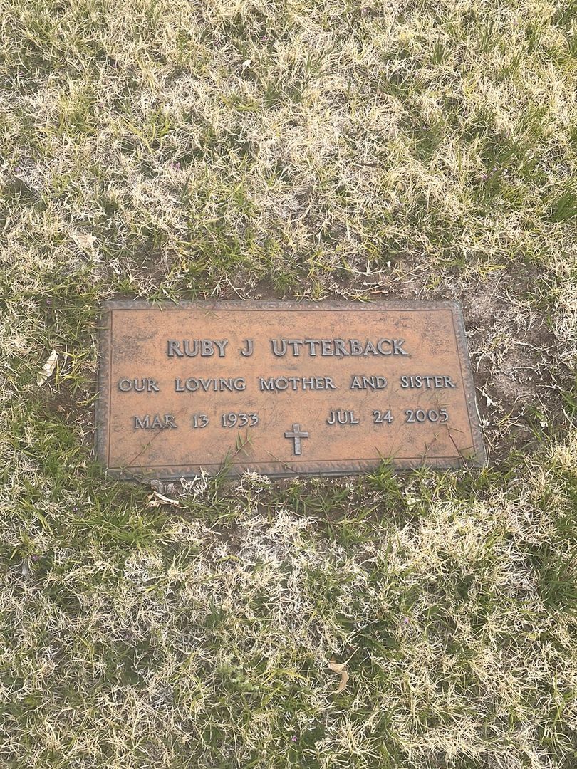 Ruby J. Utterback's grave. Photo 1