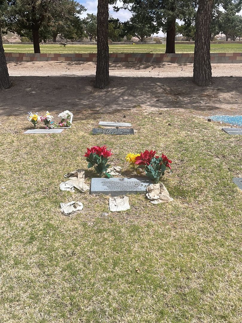Arnold A. "Sonny" Valenzuela's grave. Photo 1