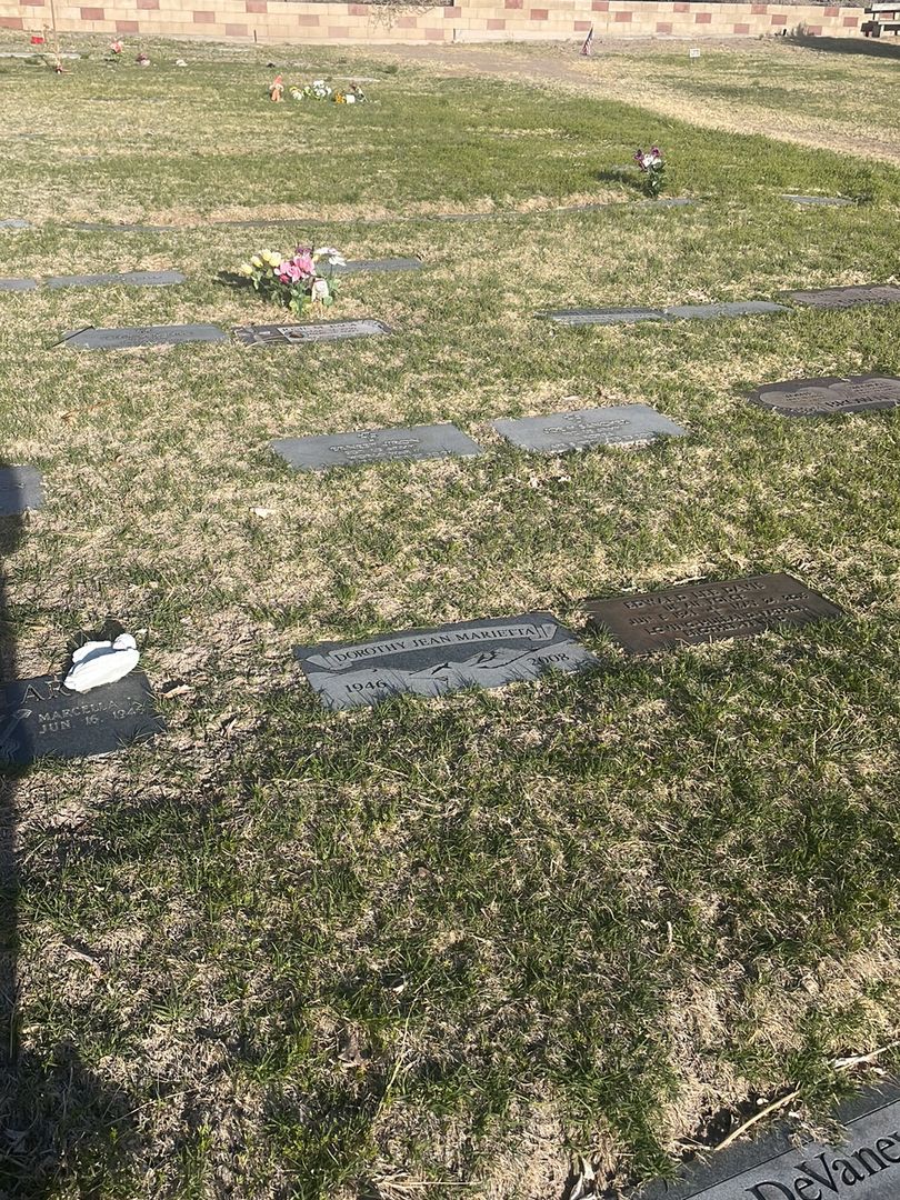 Dorothy Jean Marietta's grave. Photo 1