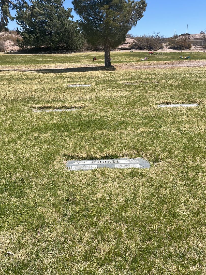 Robert L. Markel's grave. Photo 1