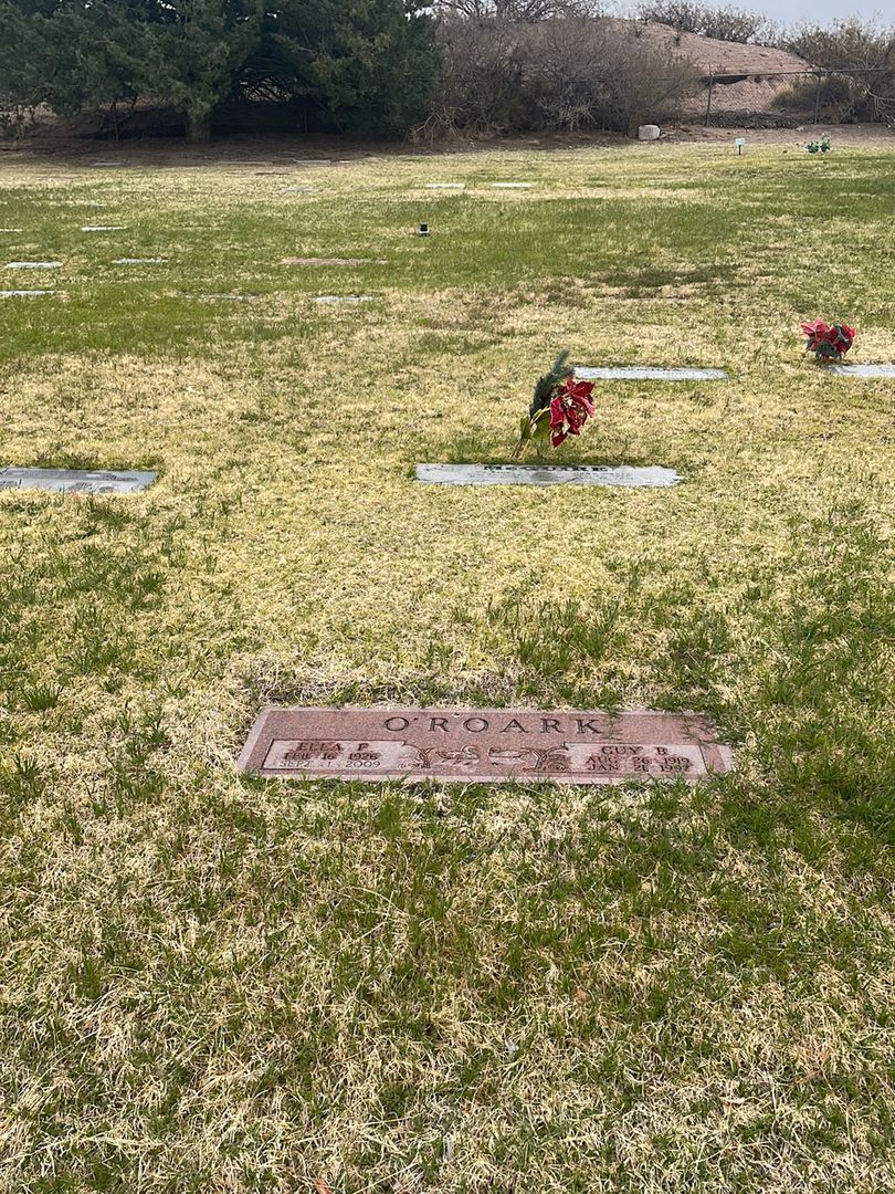 Ella Frances O'Roark's grave. Photo 1