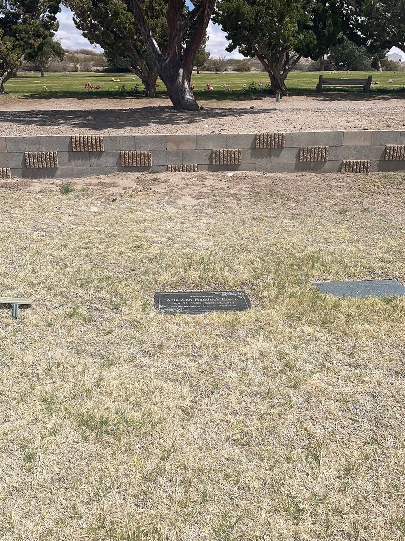 Arla Ann Haddock Porch's grave. Photo 1