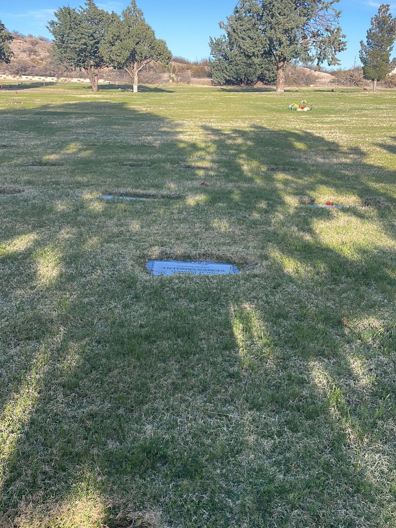 Antonio Garcia's grave. Photo 1