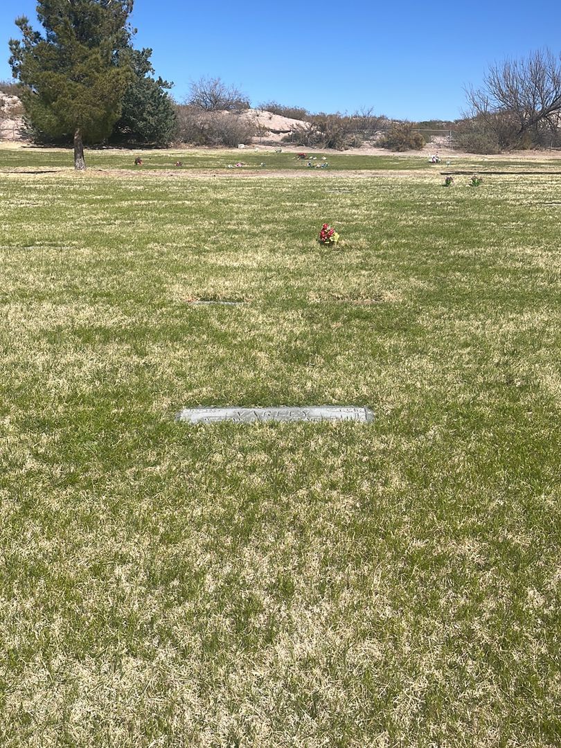 Grace D. Varley's grave. Photo 1