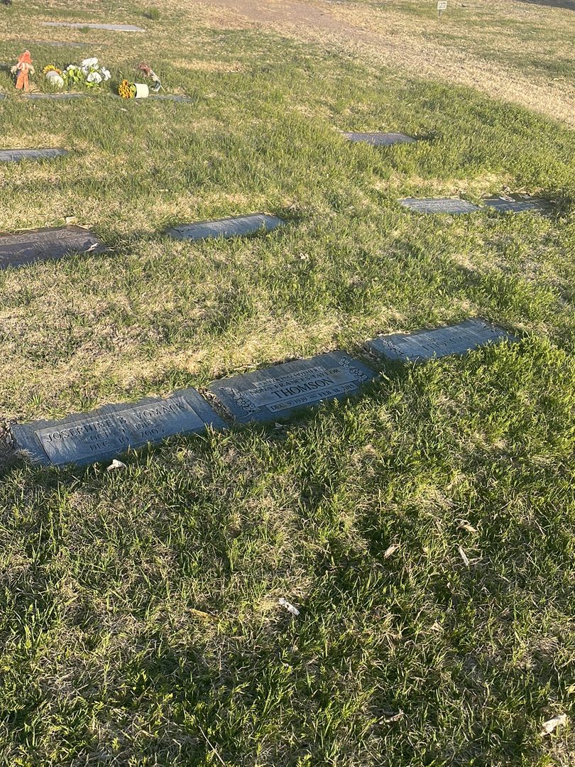 Nona Francie Taylor Thomson's grave. Photo 1