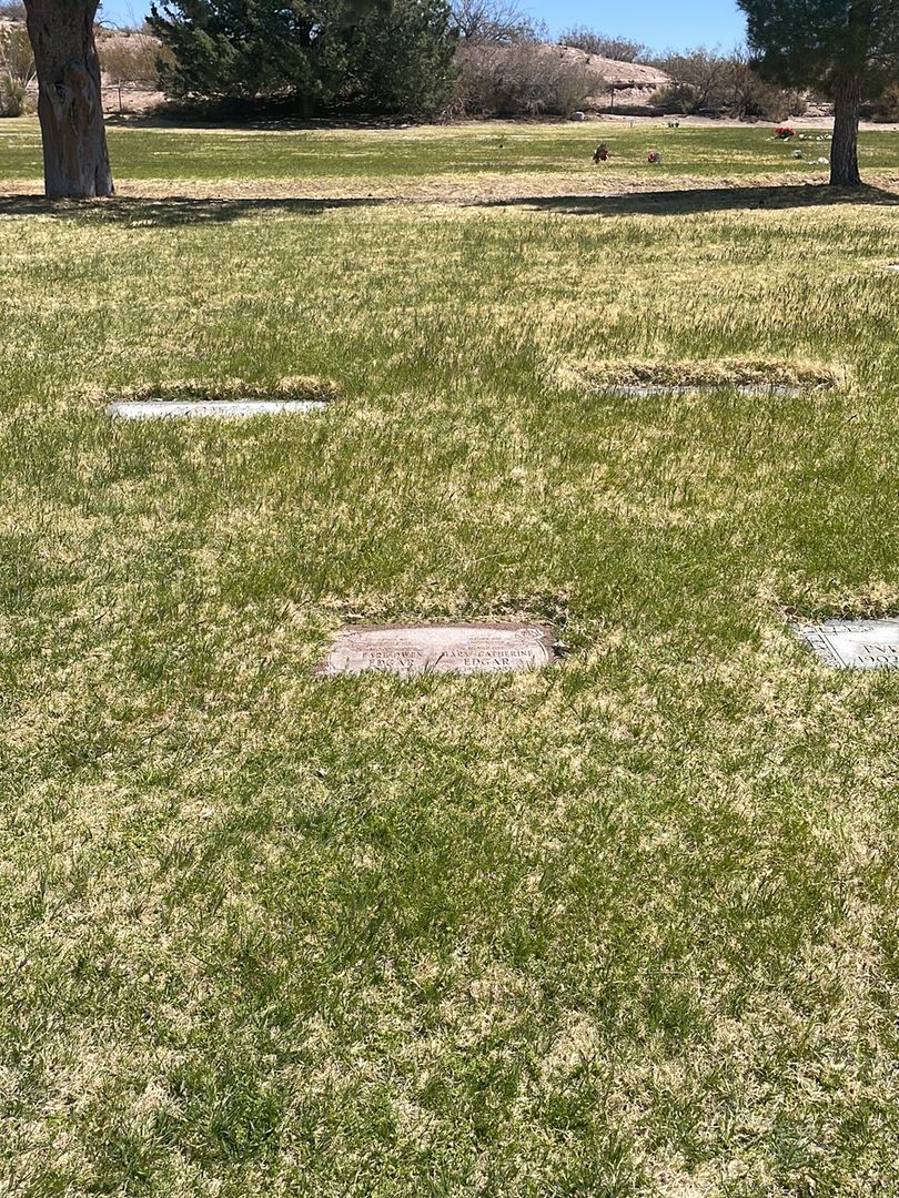 Mary Catherine Edgar's grave. Photo 1
