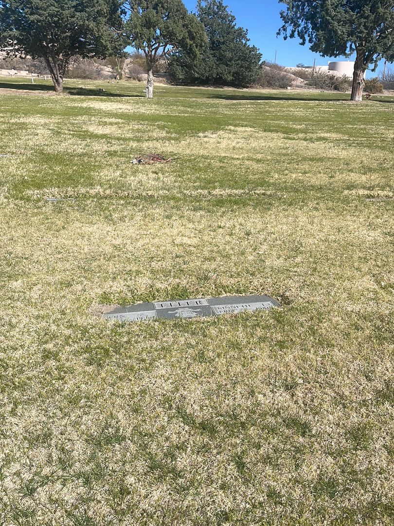 Fern S. Eller's grave. Photo 1