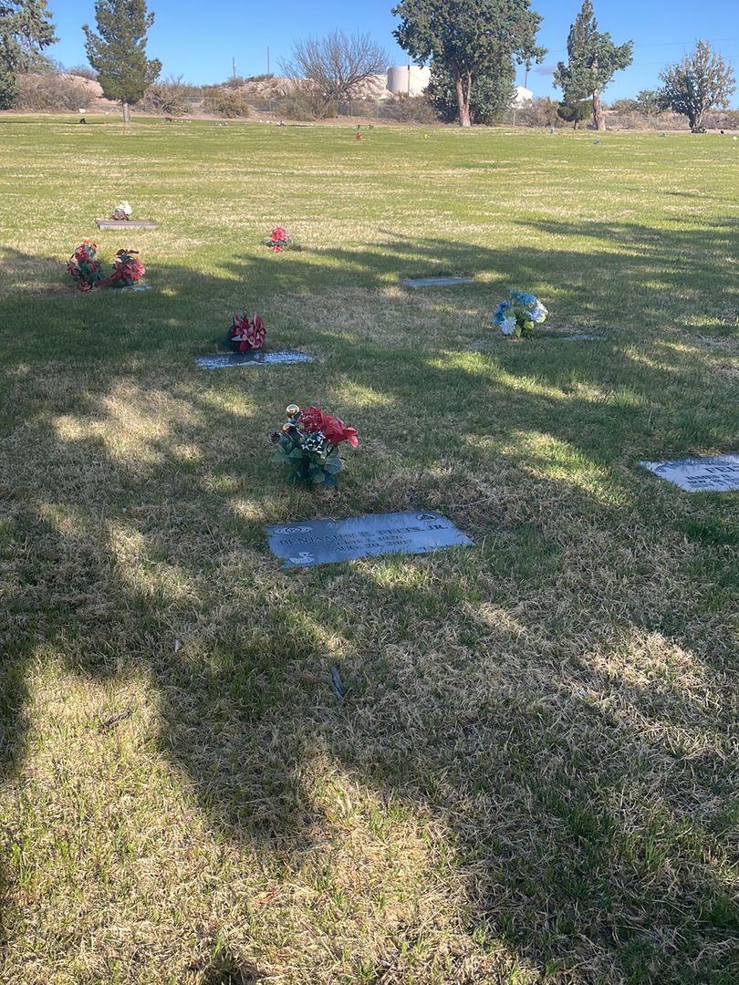 Benjamin E. Felts Junior's grave. Photo 1