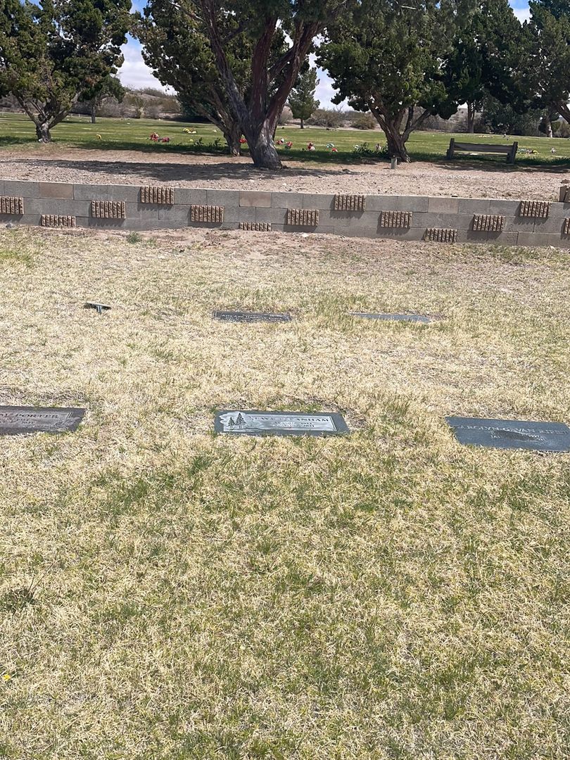 Faye F. Lanham's grave. Photo 1
