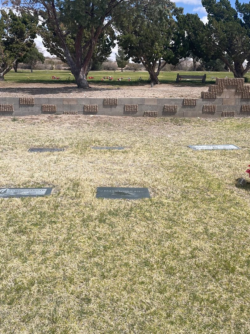 Carolyn G. Van Riper's grave. Photo 1