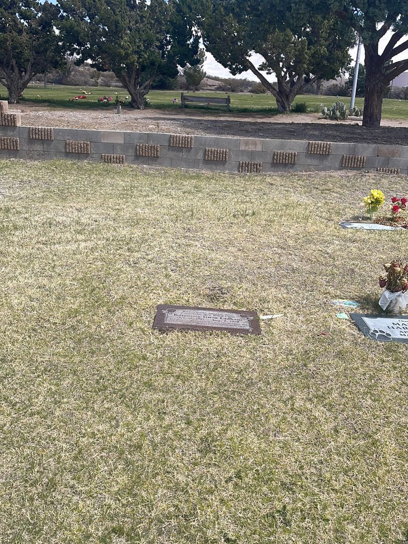 Rosemary Gwin Ladkani's grave. Photo 1
