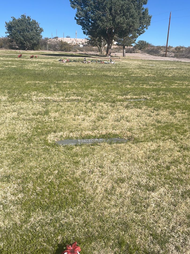 Dixie Eleanor Paddock's grave. Photo 1