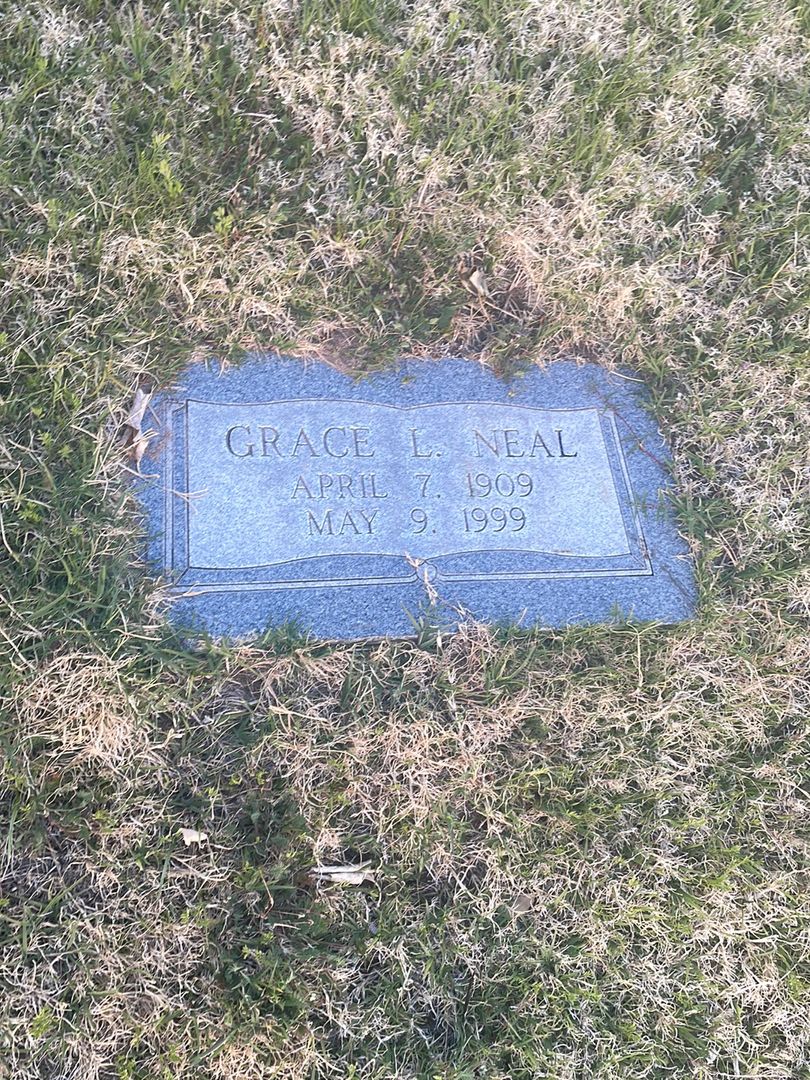 Grace L. Neal's grave. Photo 1