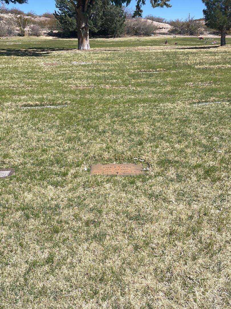 Dale W. Young's grave. Photo 1