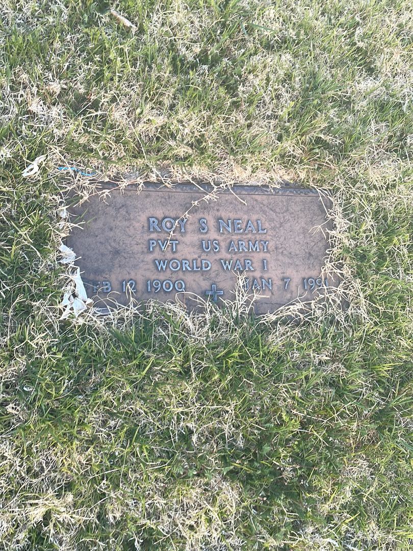 Roy S. Neal's grave. Photo 1