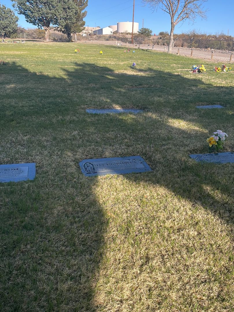 Lucy G. Padilla's grave. Photo 1