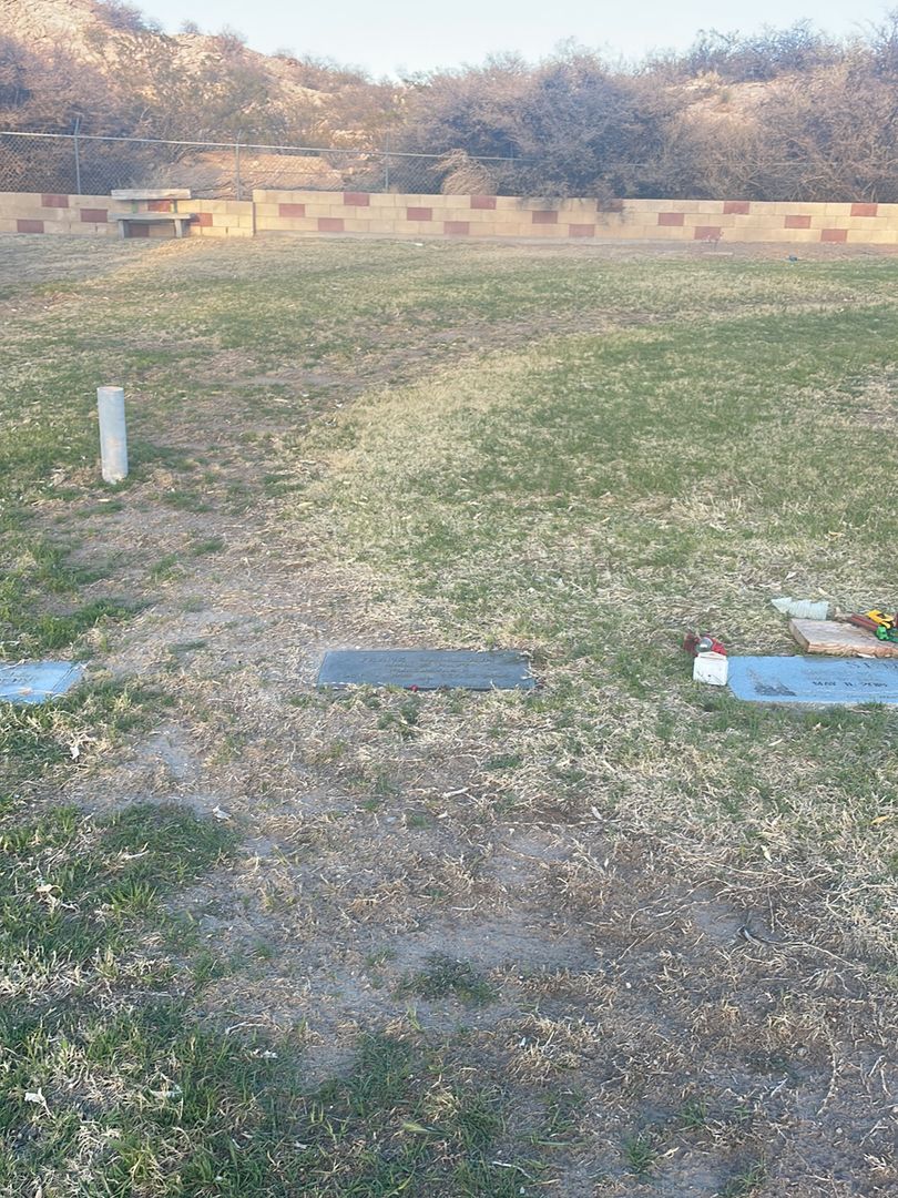 Frank Gabaldon's grave. Photo 1